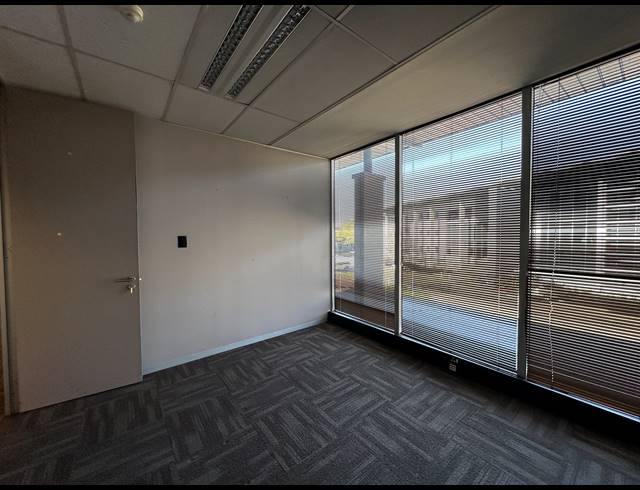 509.30M² OFFICE TO LET IN HIGHVELD